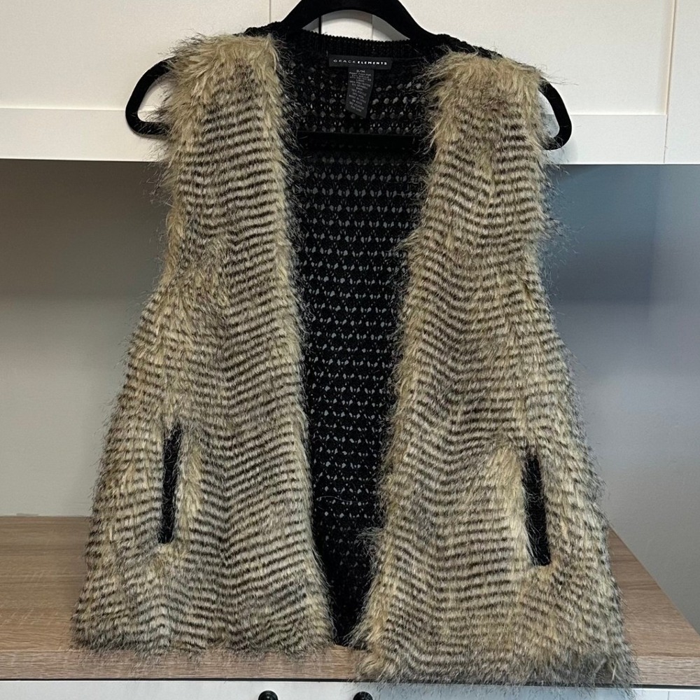 Faux Fur Vest Women's‎ S/M Lynx Sleeveless Crochet Back Grunge Revival Mob Wife